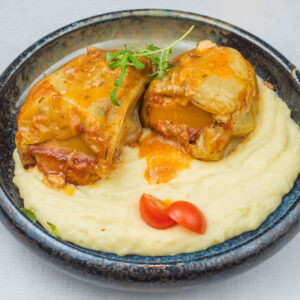 Punjene paprike sa mesom,pire krompir 300gr